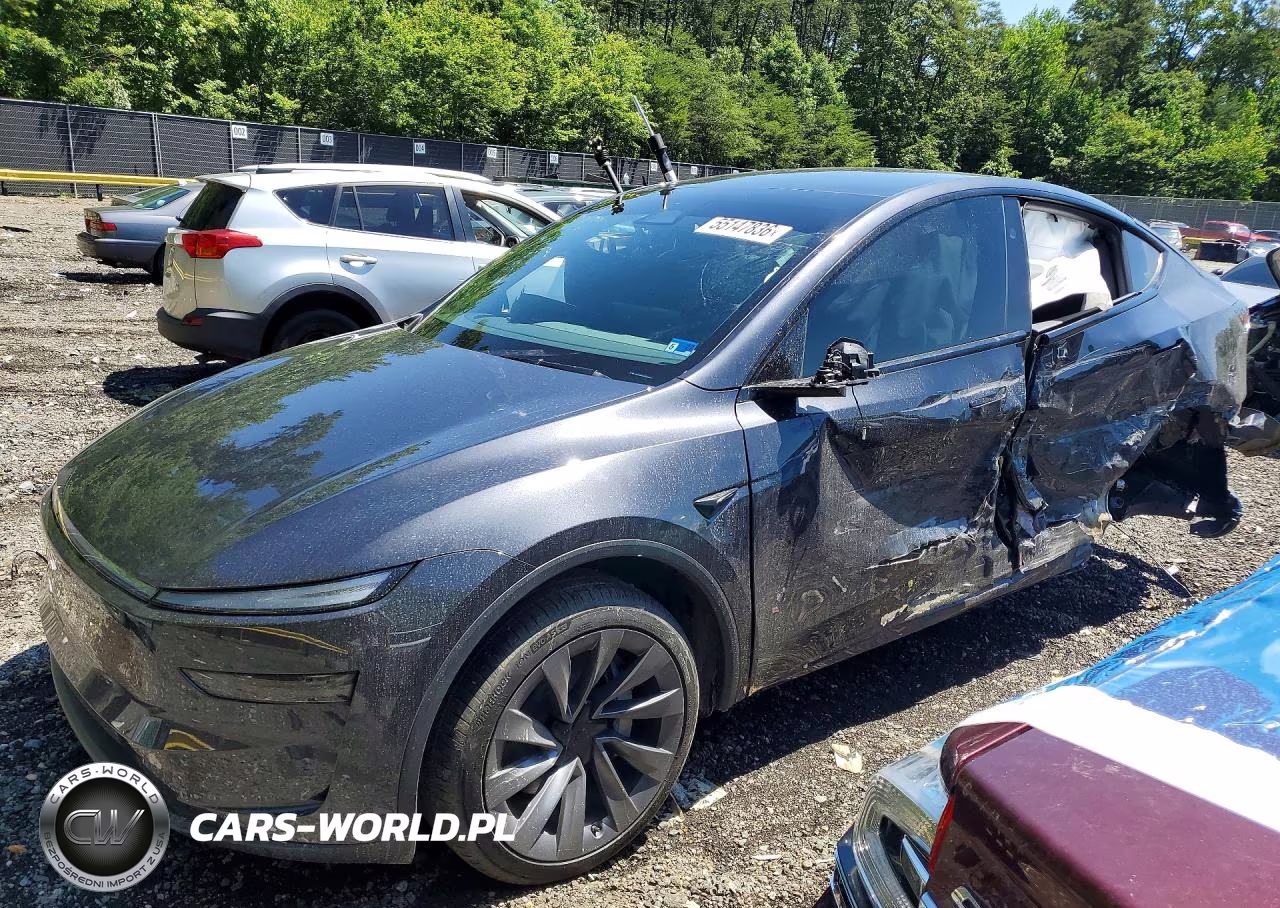 2026 Tesla Model Y – zdjęcie 1 z 13