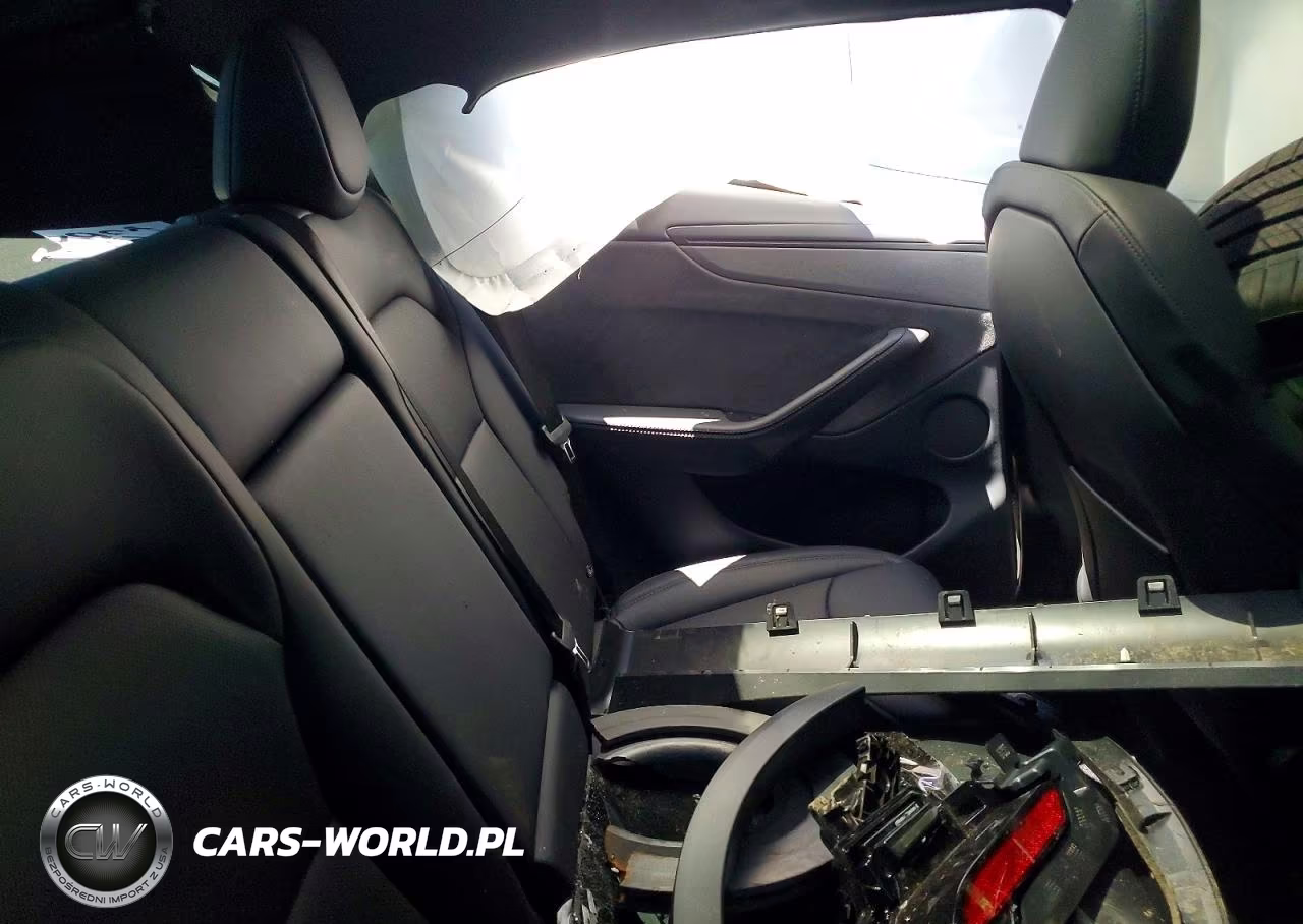2026 Tesla Model Y VIN:7SAYGDED8TF622842 - 11