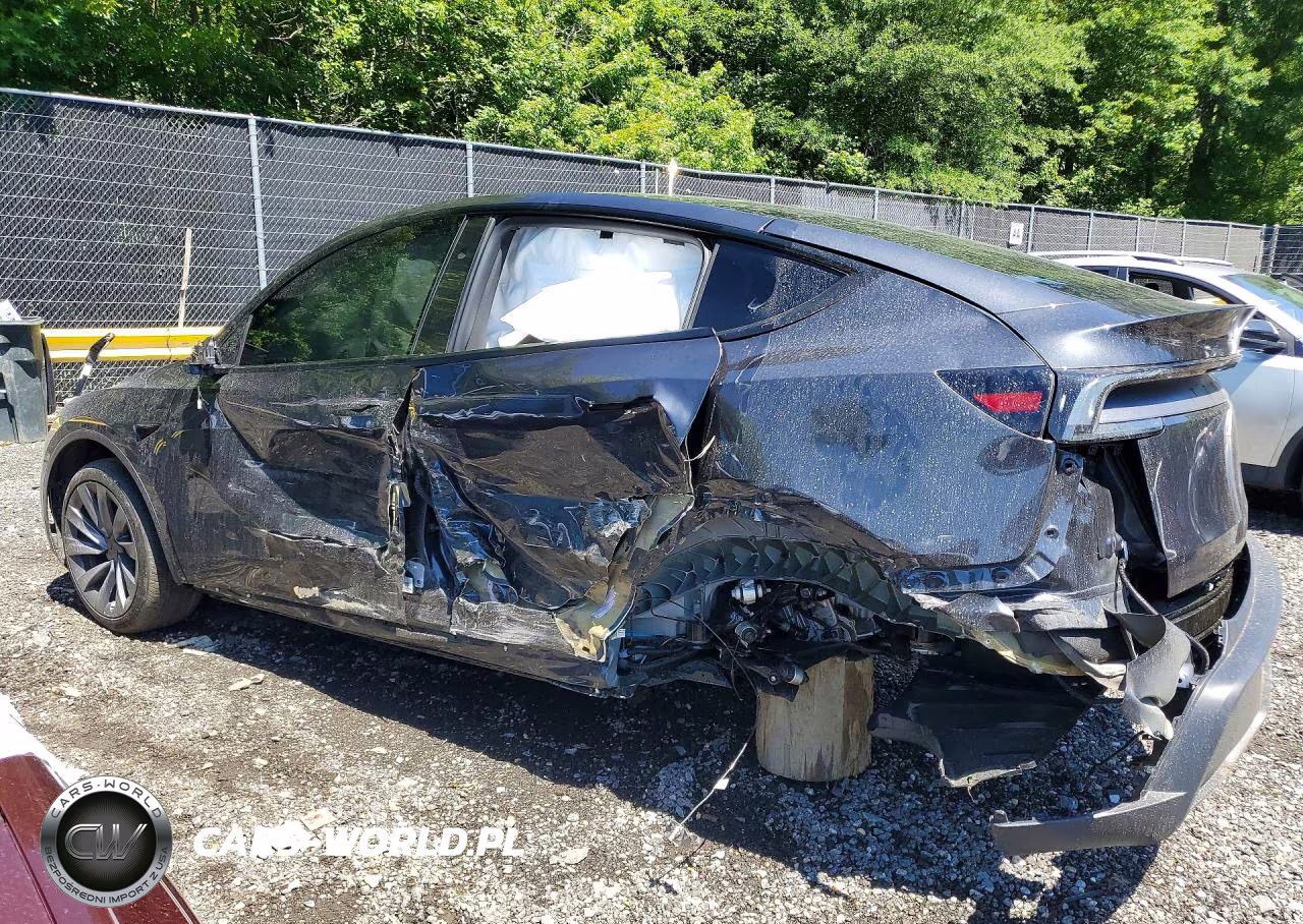 2026 Tesla Model Y VIN:7SAYGDED8TF622842 - 2
