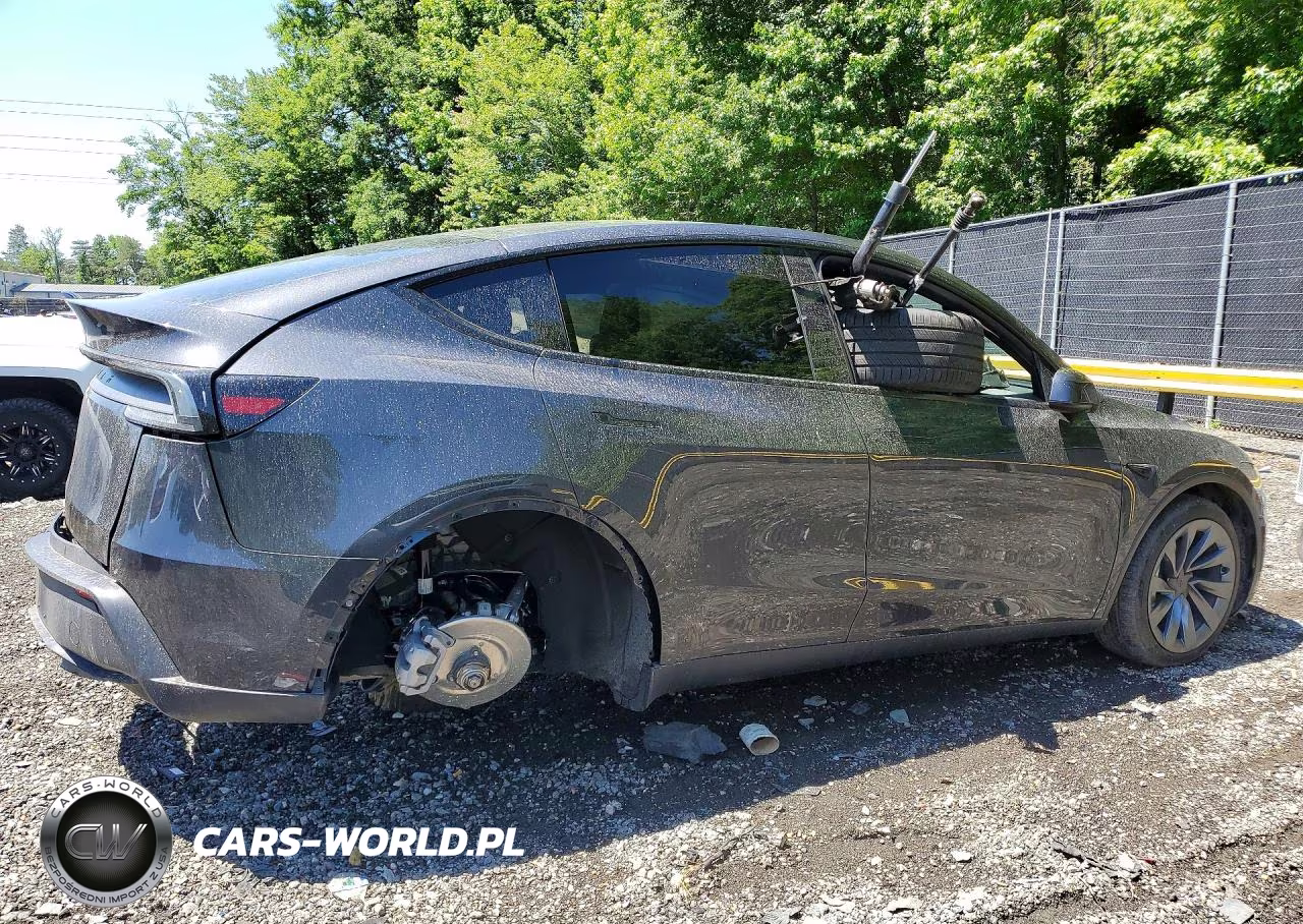 2026 Tesla Model Y VIN:7SAYGDED8TF622842 - 3