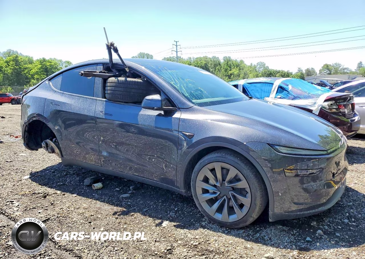 2026 Tesla Model Y VIN:7SAYGDED8TF622842 - 4