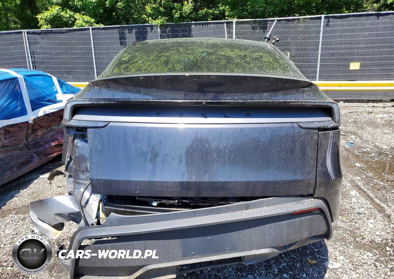 2026 Tesla Model Y VIN:7SAYGDED8TF622842 - 6
