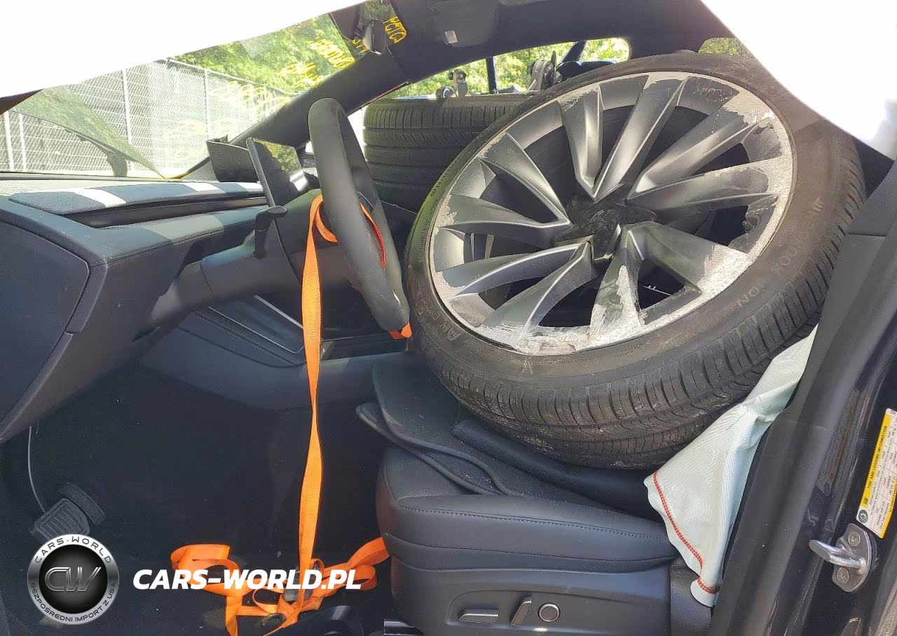 2026 Tesla Model Y VIN:7SAYGDED8TF622842 - 7