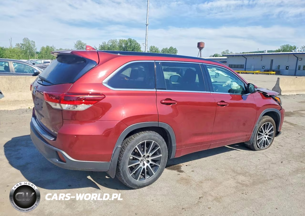 2018 Toyota Highlander Se VIN:5TDJZRFH3JS805162 - 3
