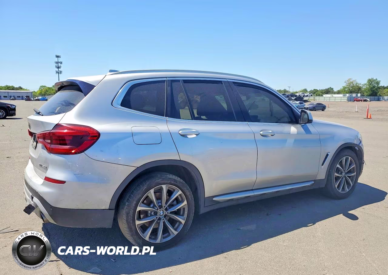 2018 BMW X3 xDrive30I VIN:5UXTR9C50JLD72423 - 3