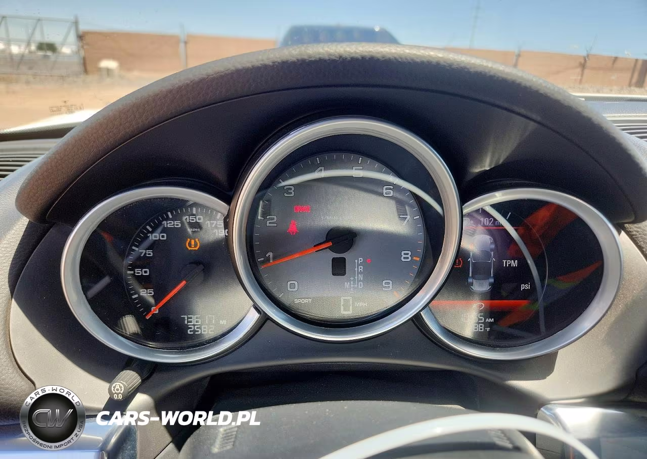 2014 Porsche Boxster S VIN:WP0CB2A82ES141350 - 9