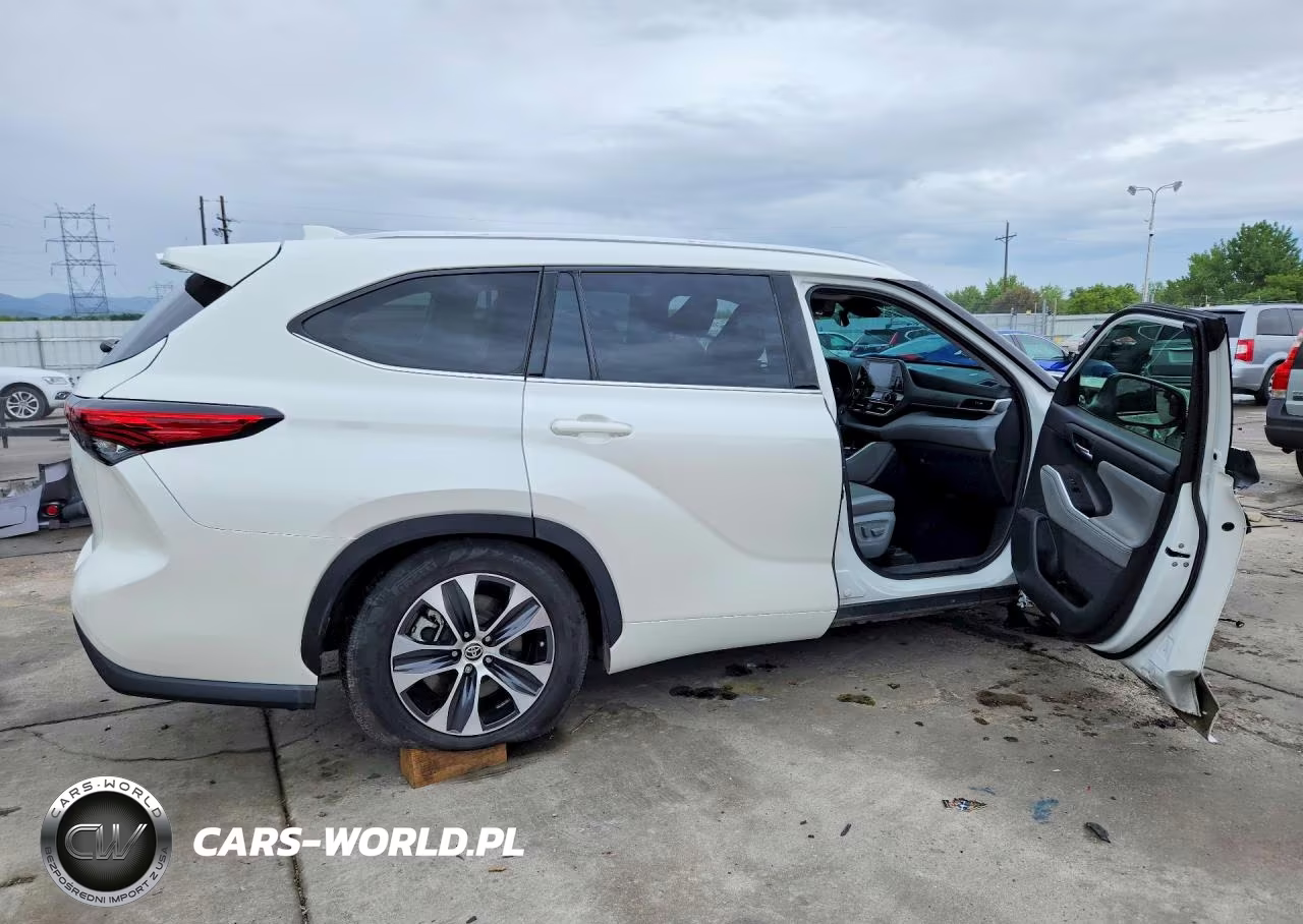 2020 Toyota Highlander Xle VIN:5TDHZRBH7LS518236 - 3