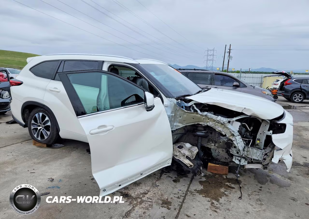 2020 Toyota Highlander Xle VIN:5TDHZRBH7LS518236 - 4