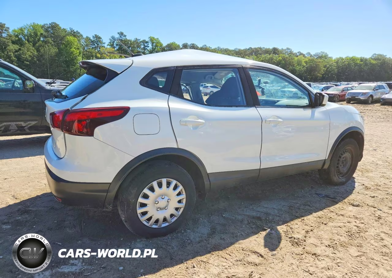 2018 Nissan Rogue Sport S VIN:JN1BJ1CP3JW154532 - 3