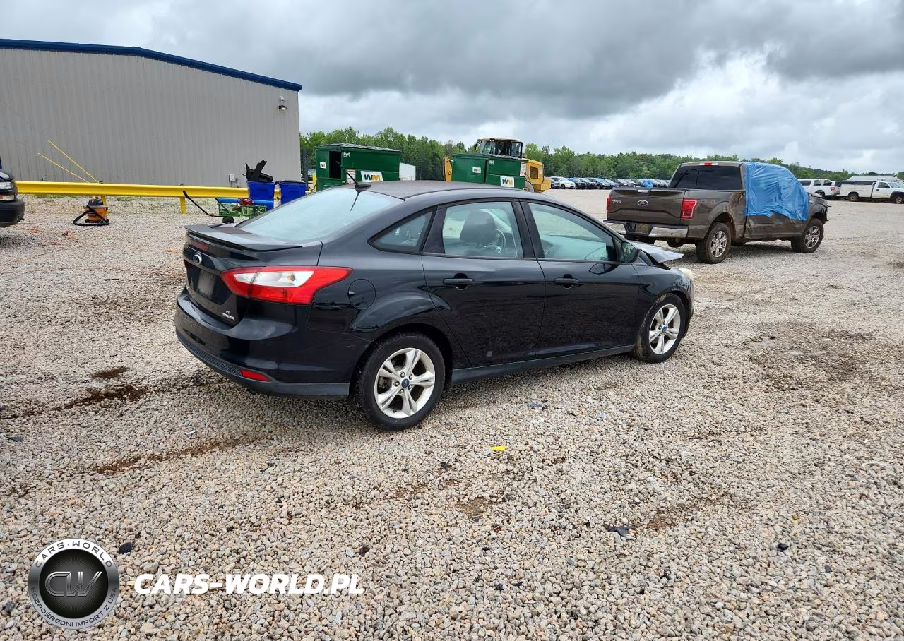 2012 Ford Focus Se VIN:1FAHP3F28CL433468 - 3