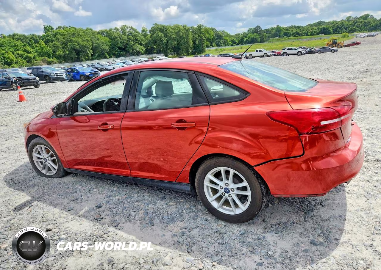 2018 Ford Focus Se VIN:1FADP3F21JL252773 - 2