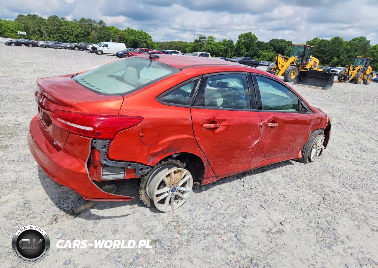 2018 Ford Focus Se VIN:1FADP3F21JL252773 - 3