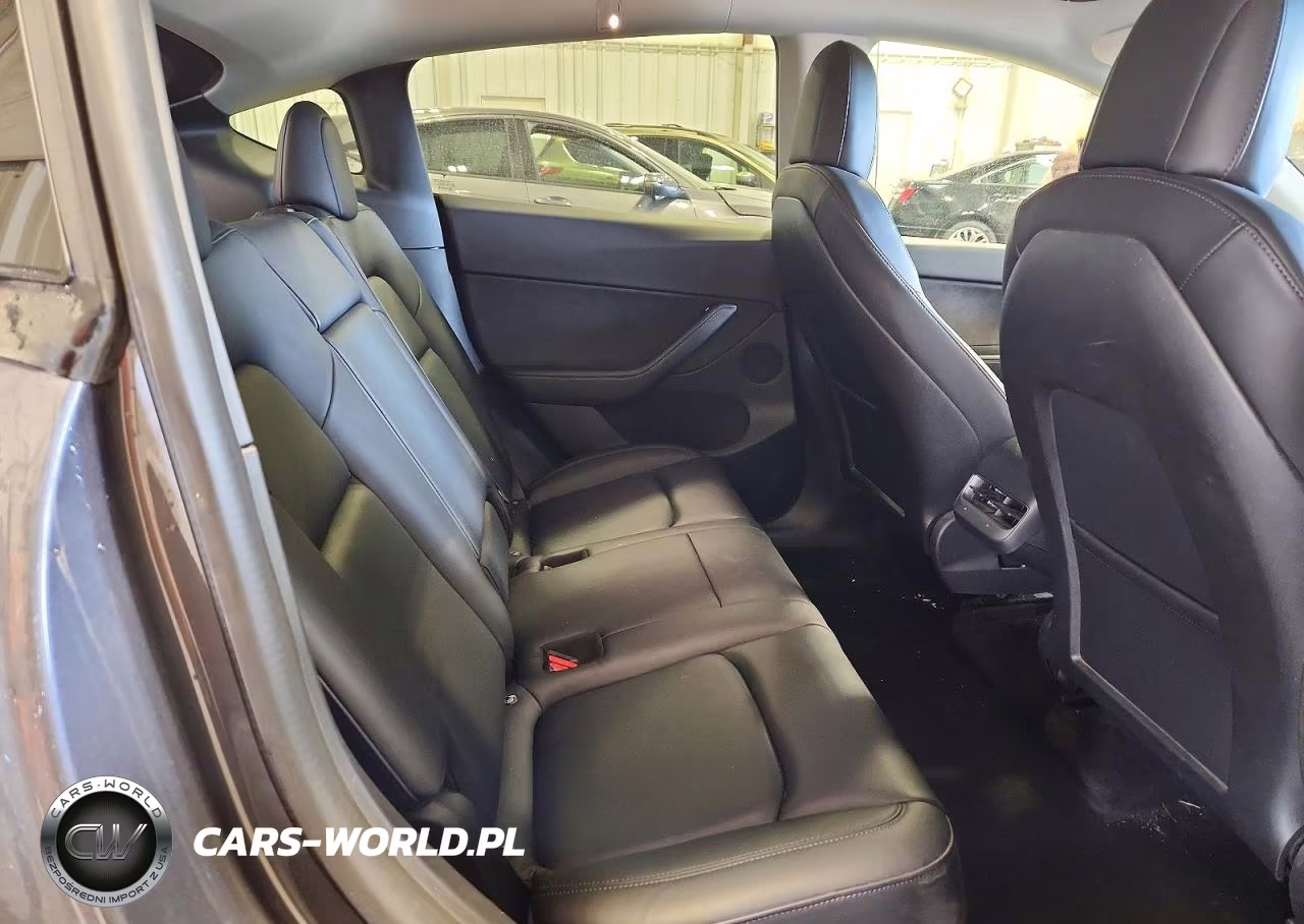 2022 Tesla Model Y VIN:7SAYGDEE3NF338756 - 10
