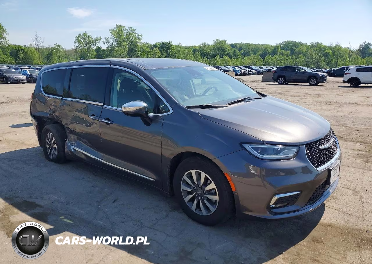 2023 Chrysler Pacifica Hybrid Limited VIN:2C4RC1S74PR569609 - 4
