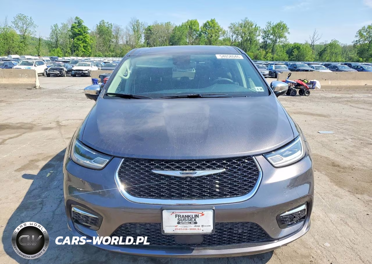 2023 Chrysler Pacifica Hybrid Limited VIN:2C4RC1S74PR569609 - 5