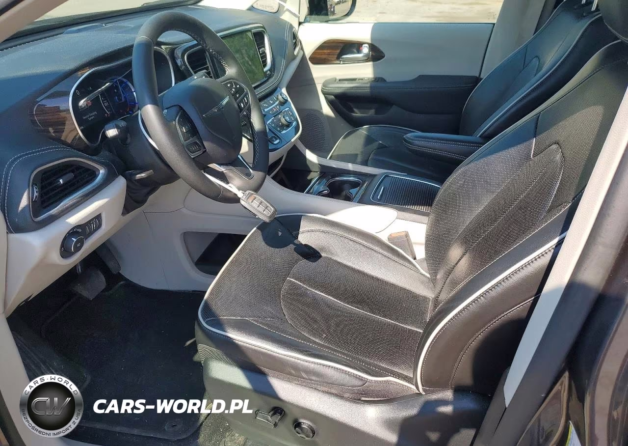 2023 Chrysler Pacifica Hybrid Limited VIN:2C4RC1S74PR569609 - 7
