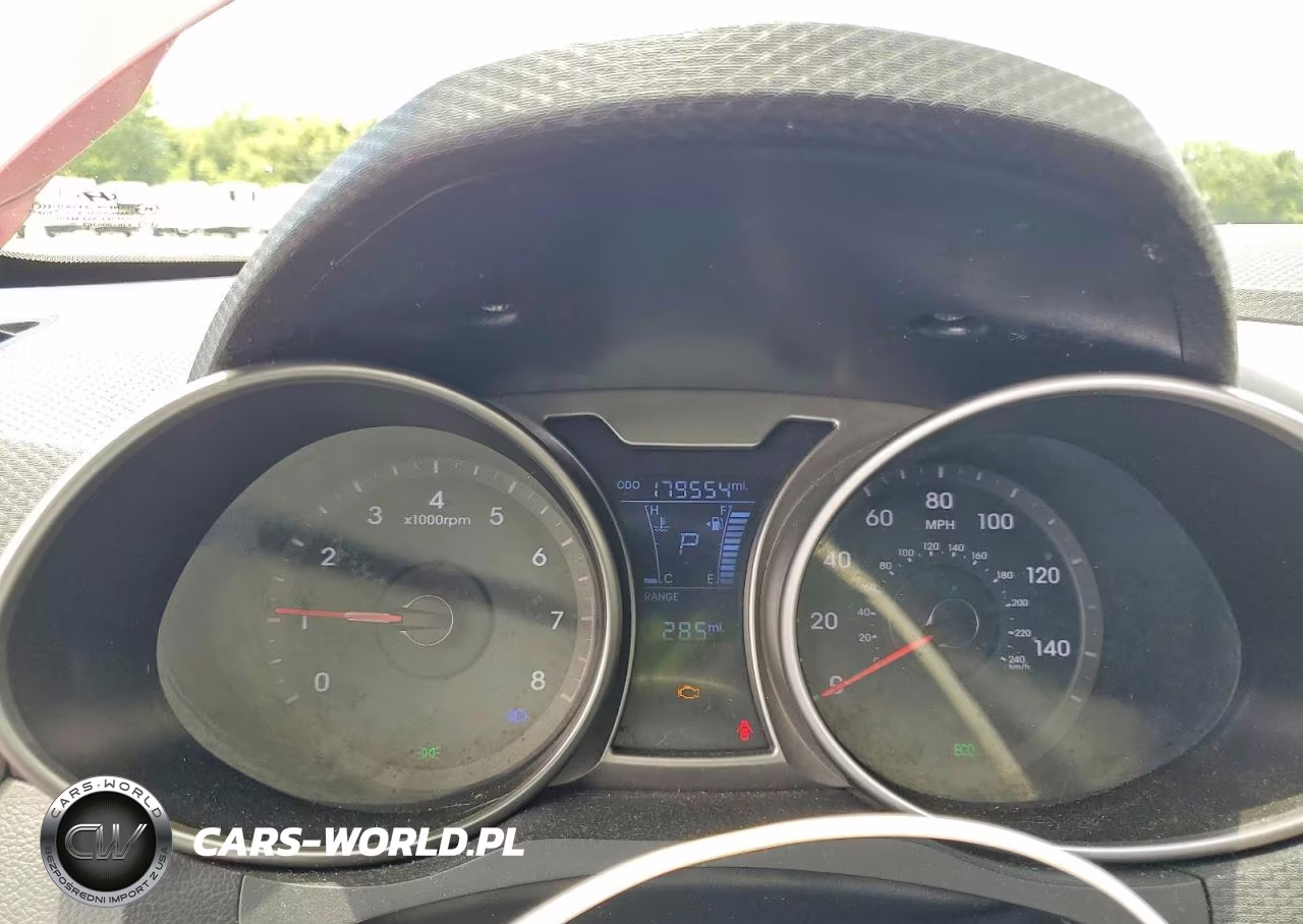 2013 Hyundai Veloster Base VIN:KMHTC6AD6DU122297 - 9