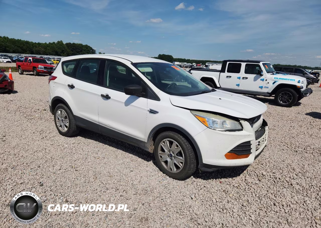 2016 Ford Escape S VIN:1FMCU0F7XGUB00384 - 4