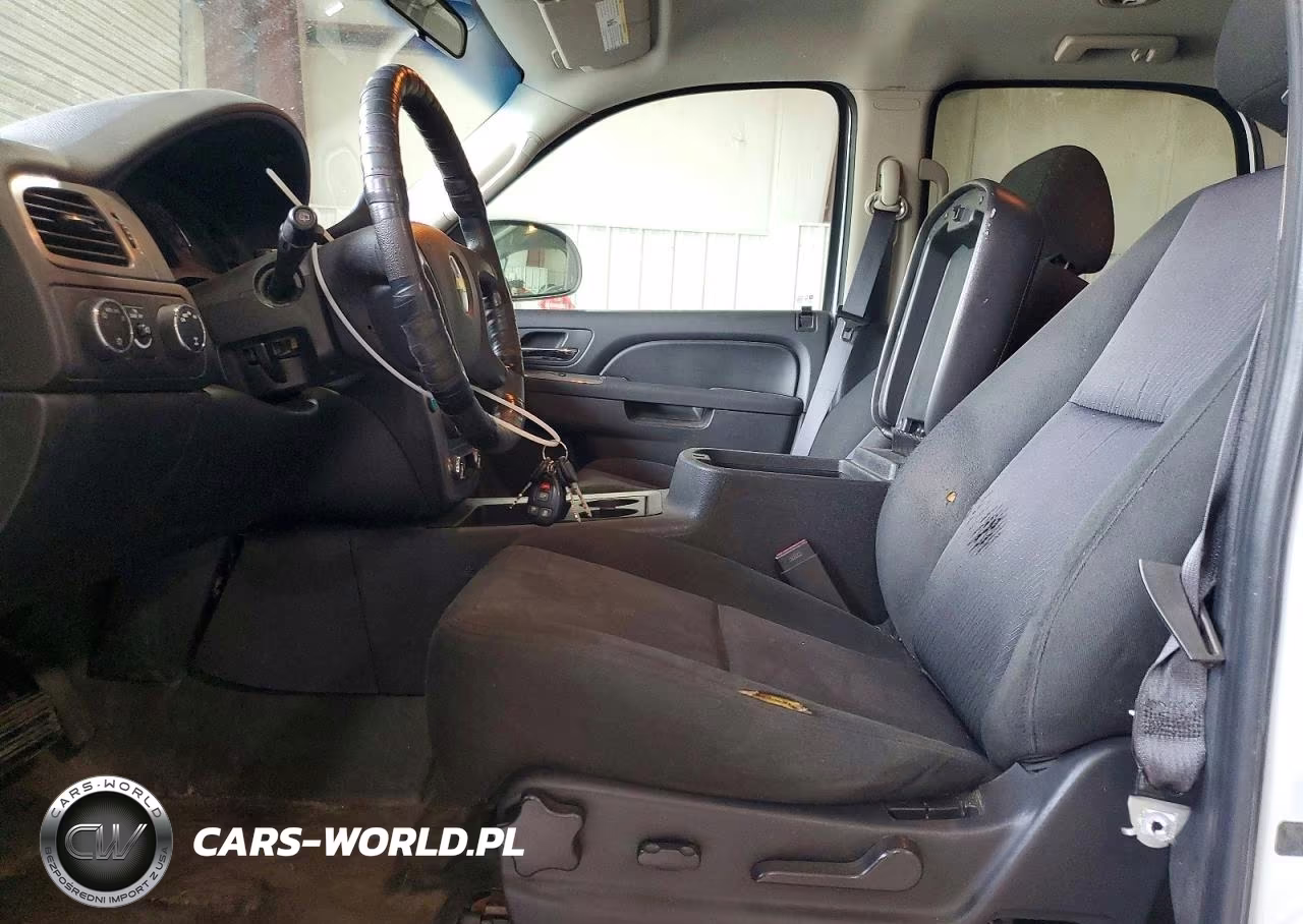 2011 Chevrolet Tahoe VIN:1GNSK2E01BR136716 - 7