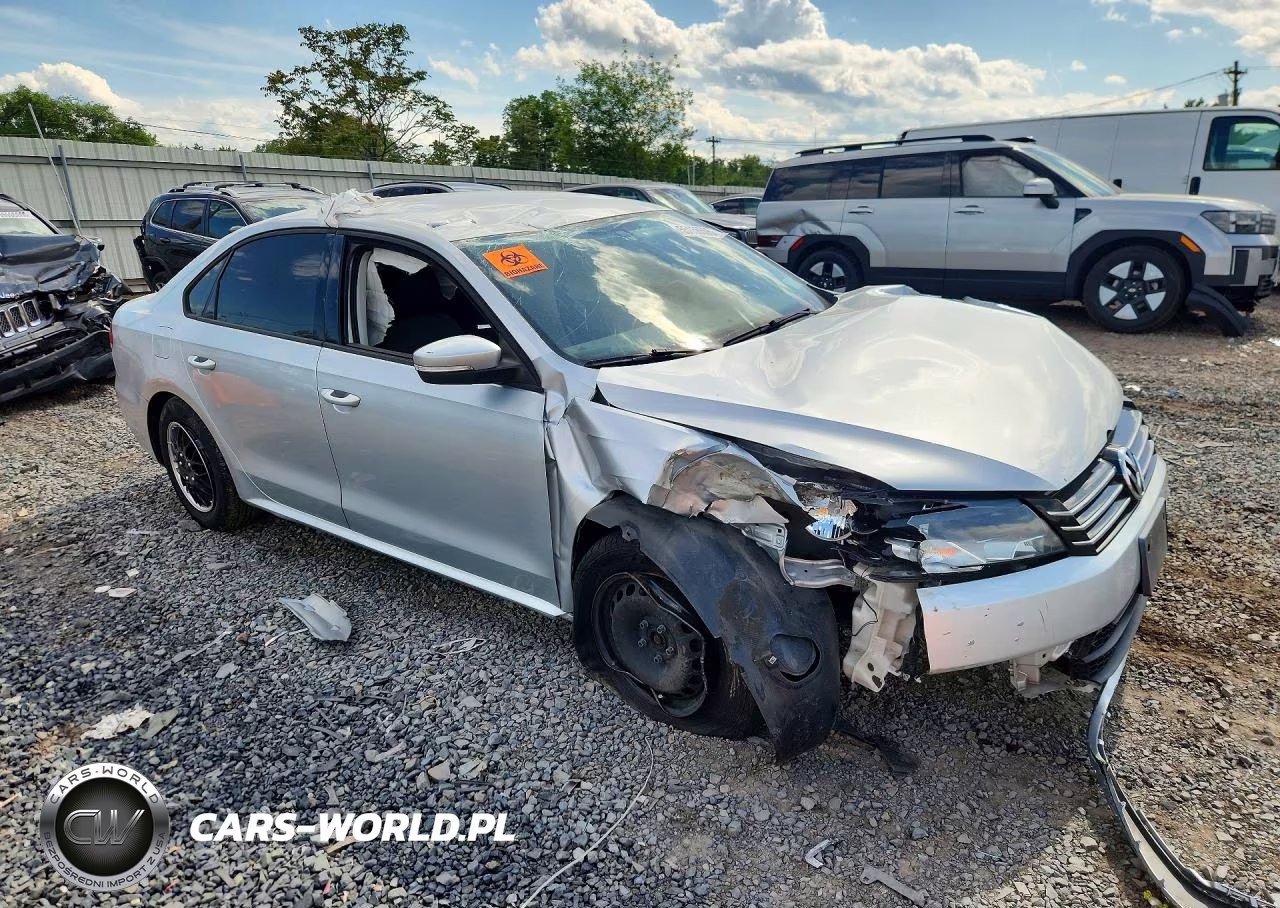 2014 Volkswagen Passat S VIN:1VWAP7A34EC008137 - 4