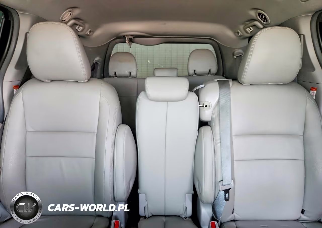 2017 Toyota Sienna Le VIN:5TDKZ3DC9HS844468 - 10