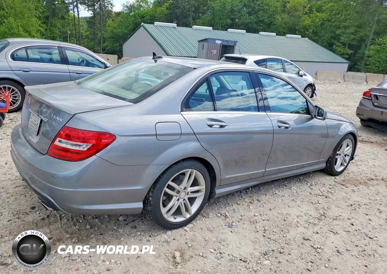 2012 Mercedes-Benz C 300 4Matic VIN:WDDGF8BB5CR232786 - 3