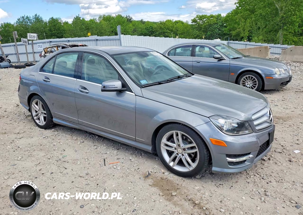 2012 Mercedes-Benz C 300 4Matic VIN:WDDGF8BB5CR232786 - 4