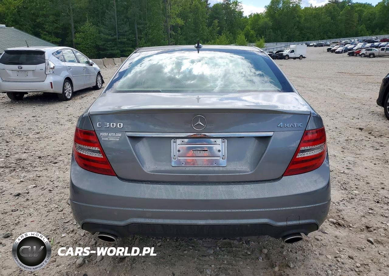 2012 Mercedes-Benz C 300 4Matic VIN:WDDGF8BB5CR232786 - 6