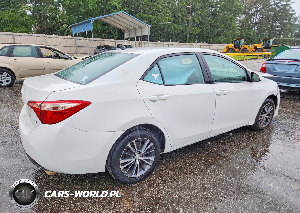 2017 Toyota Corolla Le VIN:5YFBURHE6HP588098 - 3