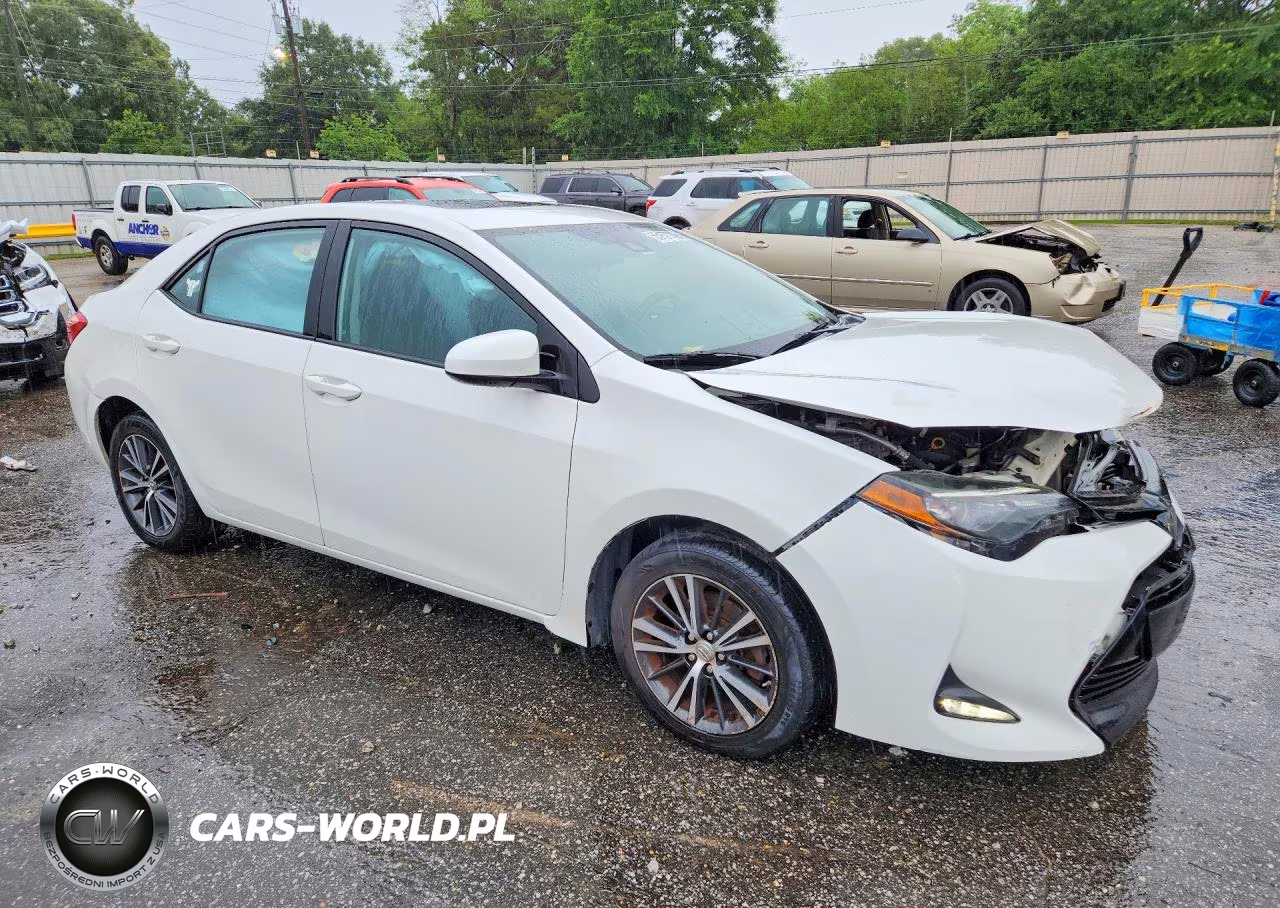 2017 Toyota Corolla Le VIN:5YFBURHE6HP588098 - 4
