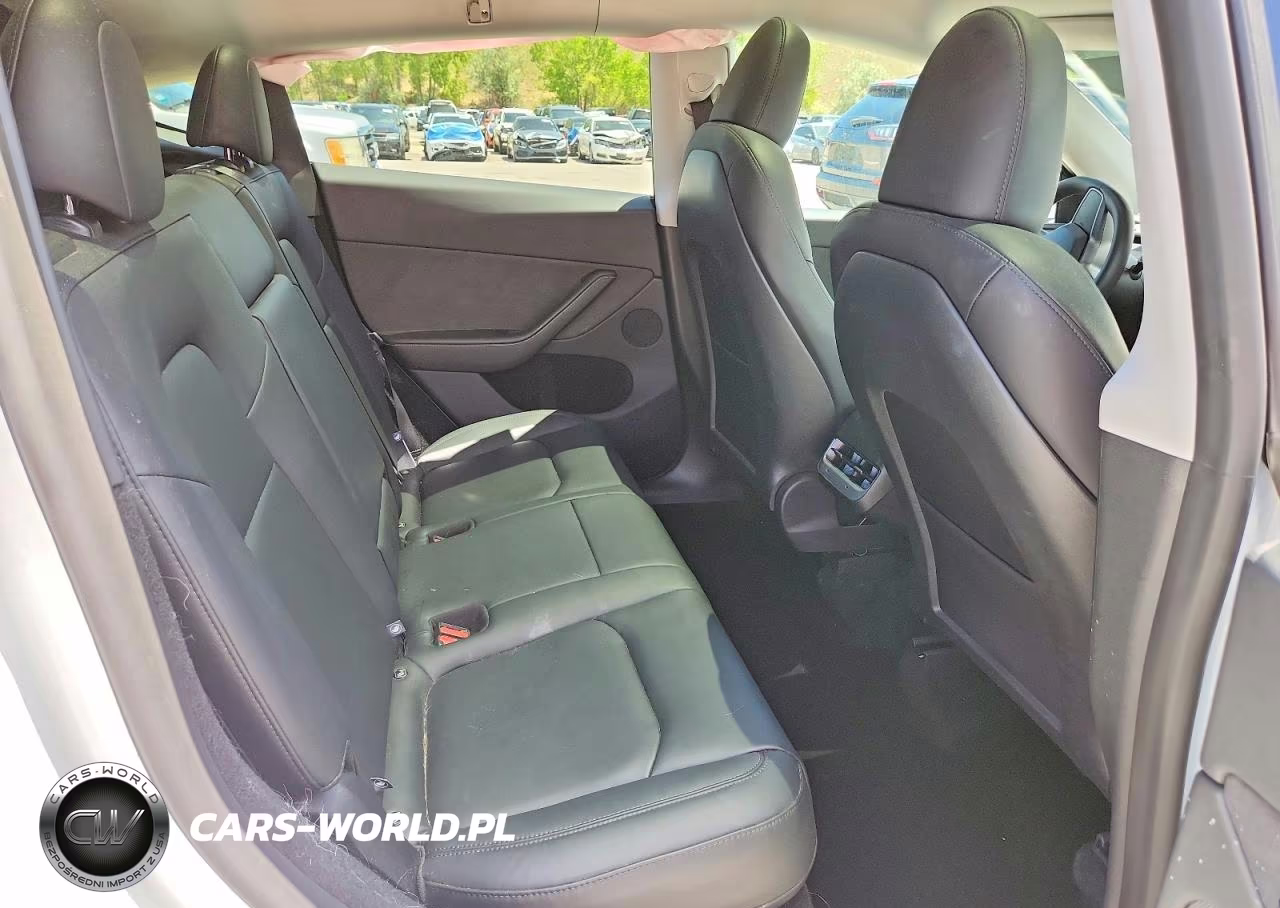 2024 Tesla Model Y VIN:7SAYGDEE5RA332721 - 11