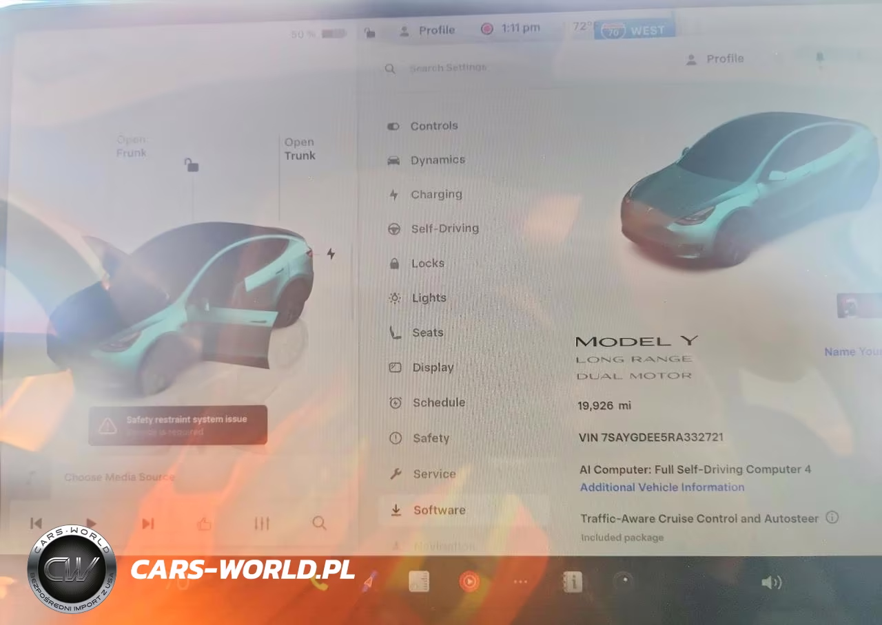 2024 Tesla Model Y VIN:7SAYGDEE5RA332721 - 9