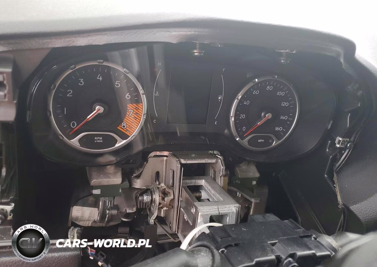 2023 Jeep Renegade Latitude VIN:ZACNJDB14PPP39986 - 9