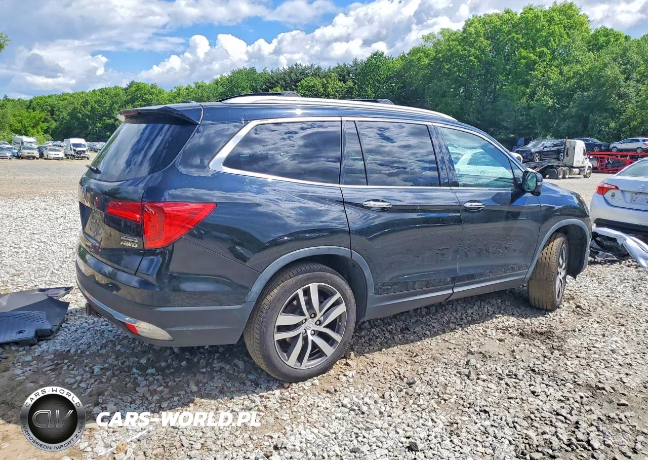 2016 Honda Pilot Touring VIN:5FNYF6H90GB035320 - 3