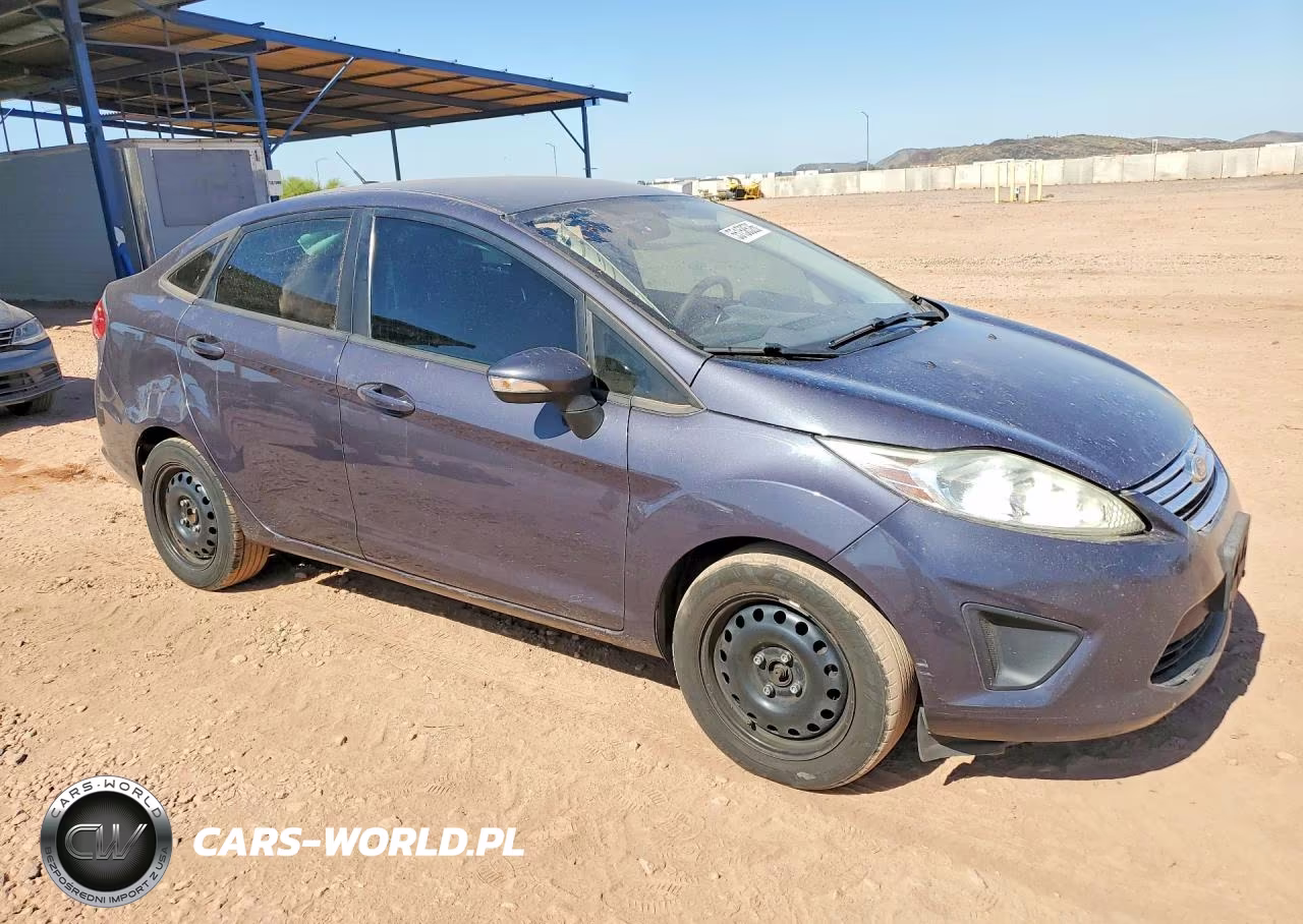2013 Ford Fiesta Se VIN:3FADP4BJ8DM116839 - 4