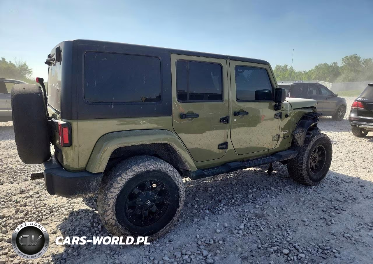 2013 Jeep Wrangler Unlimited Sahara VIN:1C4BJWEG0DL665631 - 3