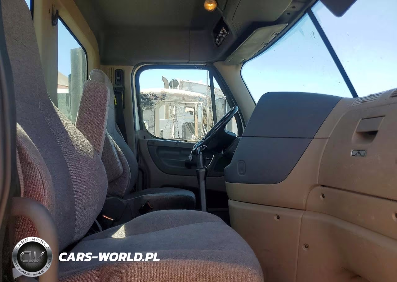 2017 Freightliner Cascadia 125 Semi Truck VIN:1FUBGDDV7HLJD0924 - 5