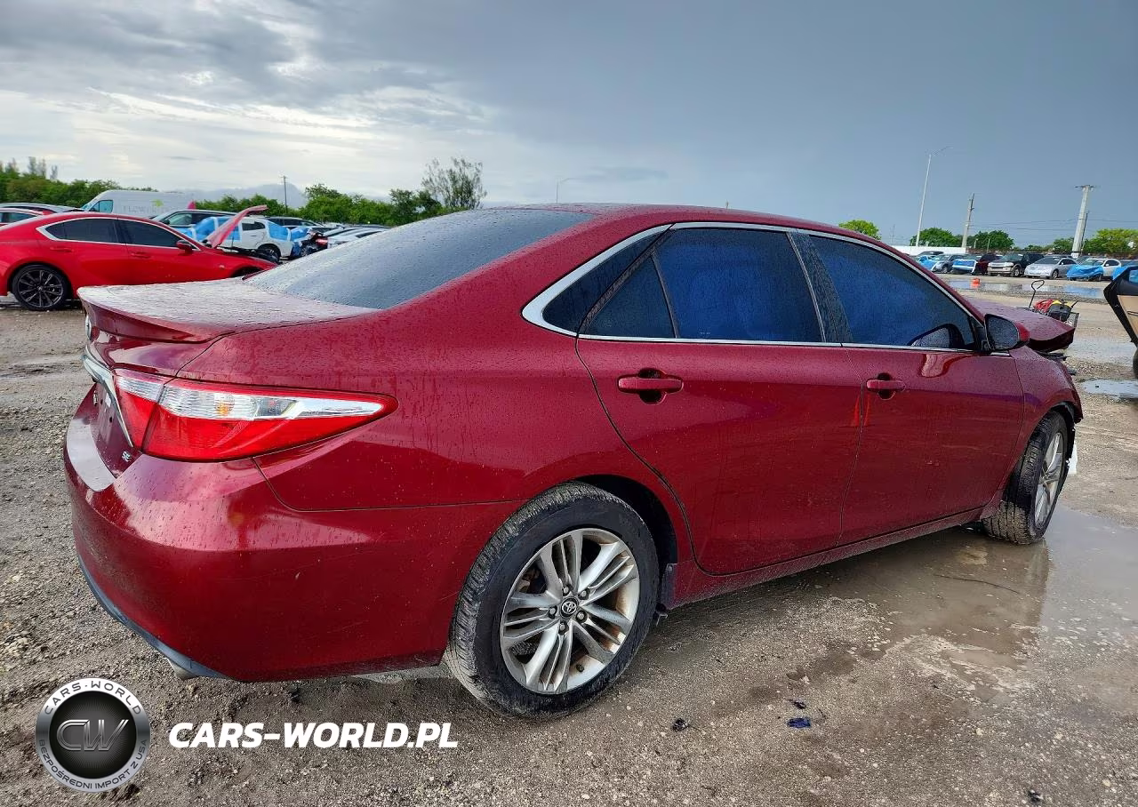 2016 Toyota Camry Se VIN:4T1BF1FKXGU599378 - 3