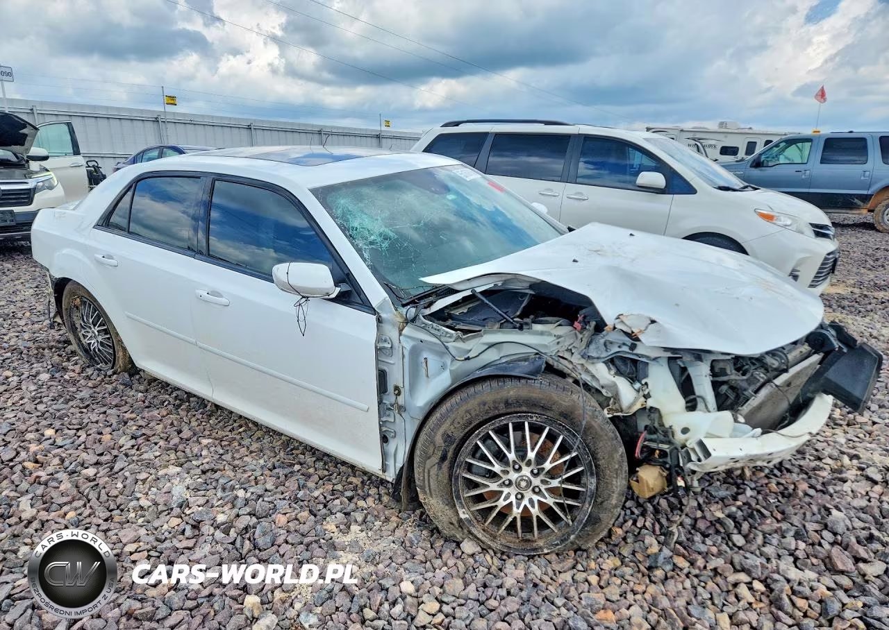 2014 Chrysler 300 S VIN:2C3CCABG5EH357122 - 4