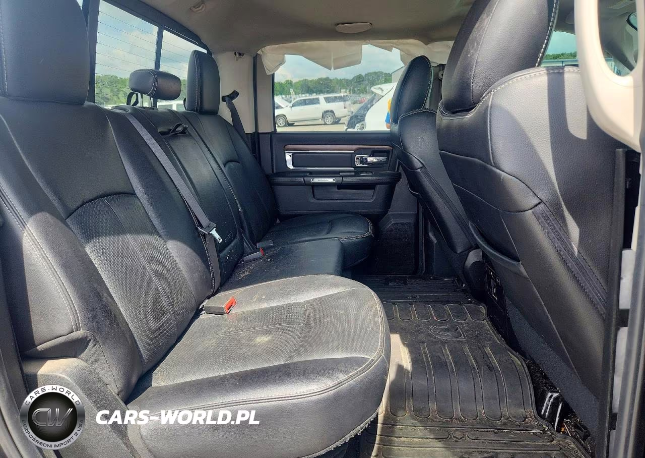 2018 Ram 1500 Laramie VIN:1C6RR7NT7JS137989 - 10
