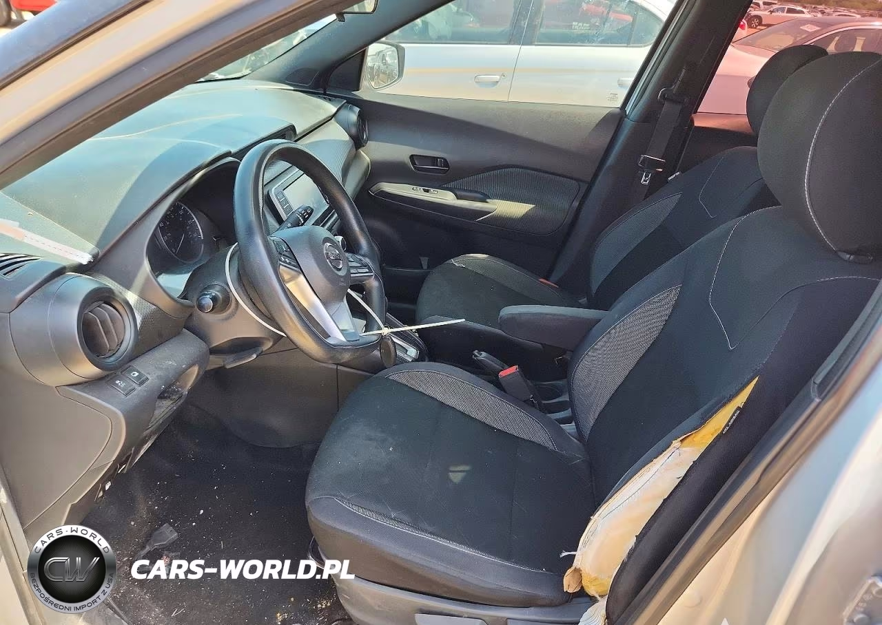 2019 Nissan Kicks S VIN:3N1CP5CU8KL533856 - 7