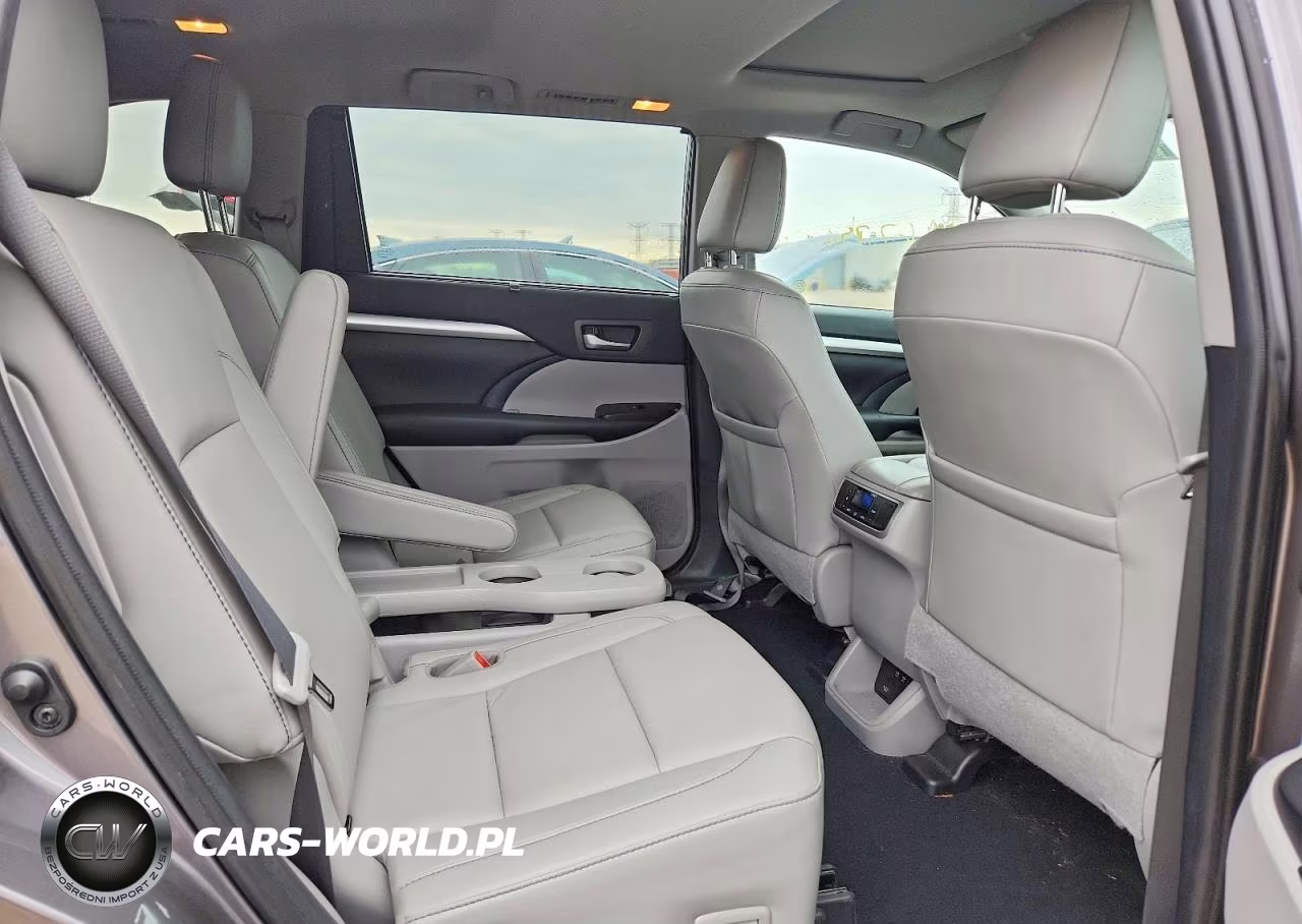 2019 Toyota Highlander Xle VIN:5TDJZRFH4KS588691 - 10