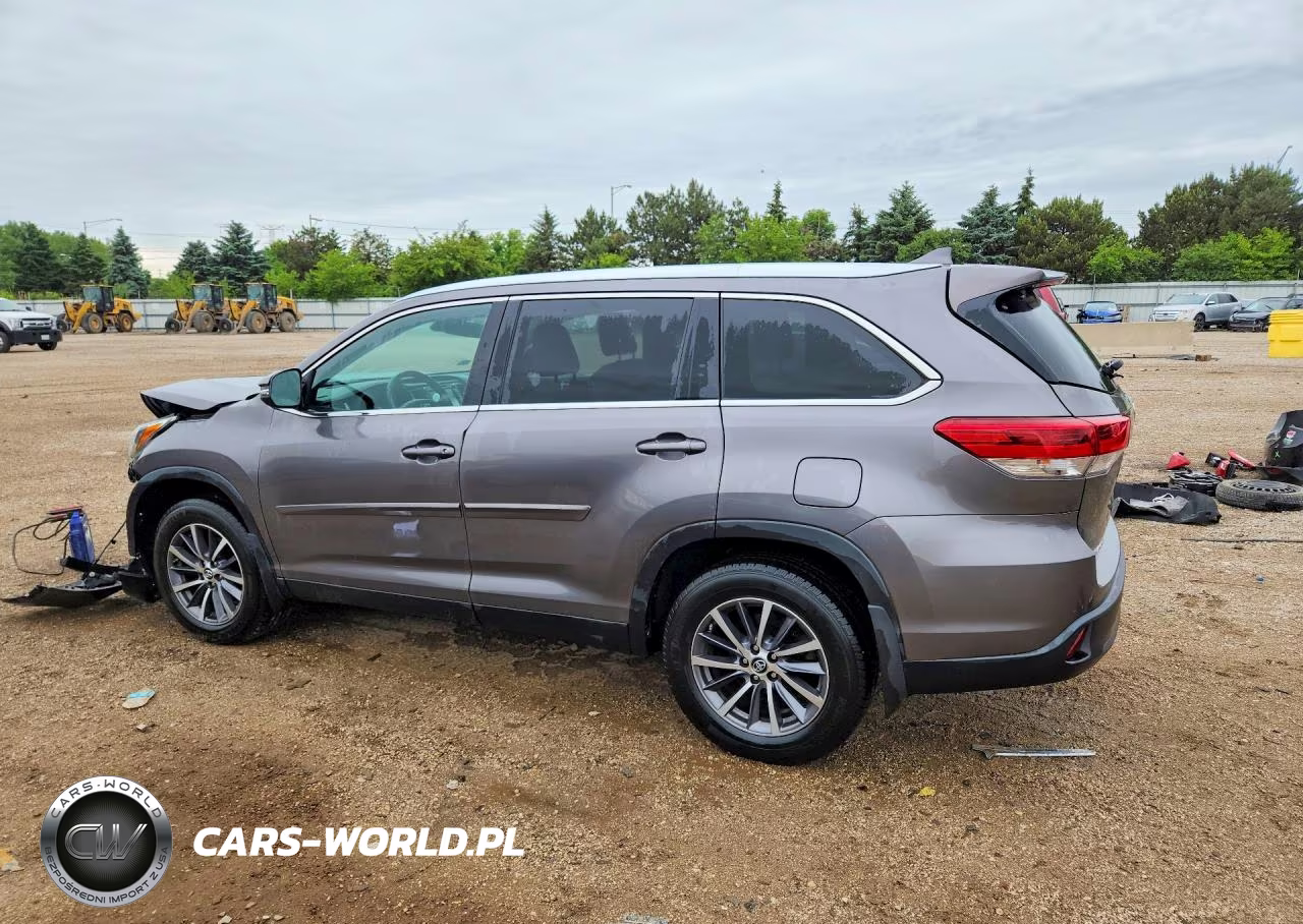 2019 Toyota Highlander Xle VIN:5TDJZRFH4KS588691 - 2