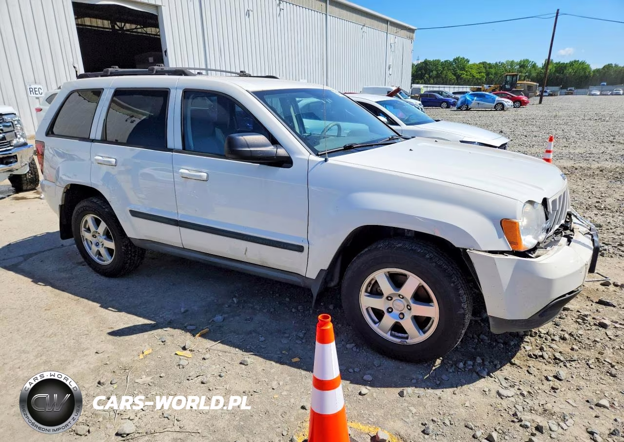 2008 Jeep Grand Cherokee Laredo VIN:1J8GR48K28C238100 - 4