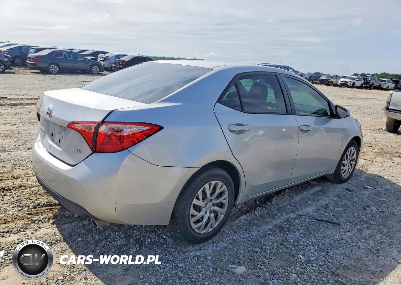 2019 Toyota Corolla Le VIN:2T1BURHE5KC153547 - 3