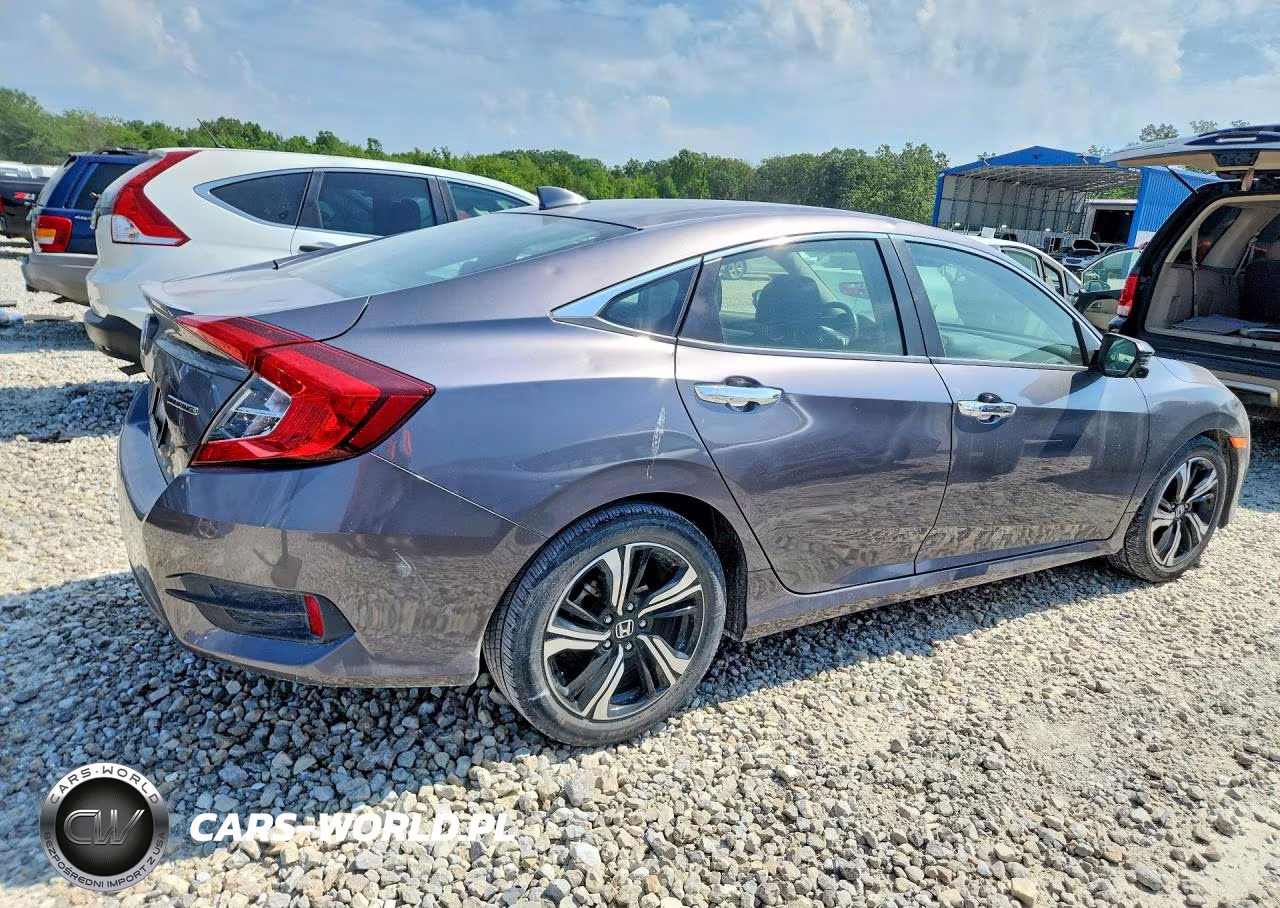 2018 Honda Civic Touring VIN:JHMFC1F93JX006735 - 3