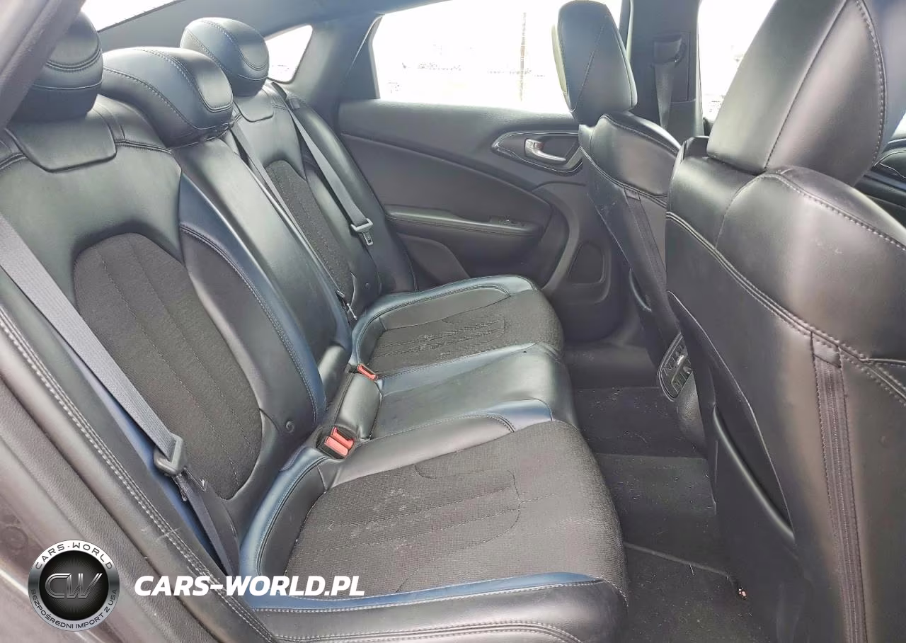 2015 Chrysler 200 S VIN:1C3CCCBB7FN749172 - 10