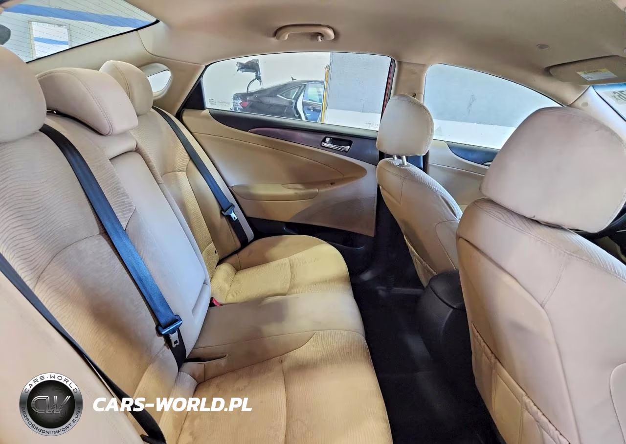 2015 Hyundai Sonata Hybrid Base VIN:KMHEC4A41FA138862 - 10