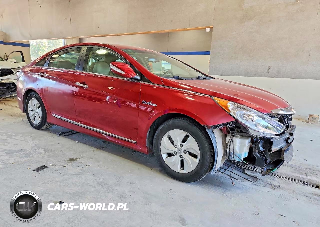 2015 Hyundai Sonata Hybrid Base VIN:KMHEC4A41FA138862 - 4