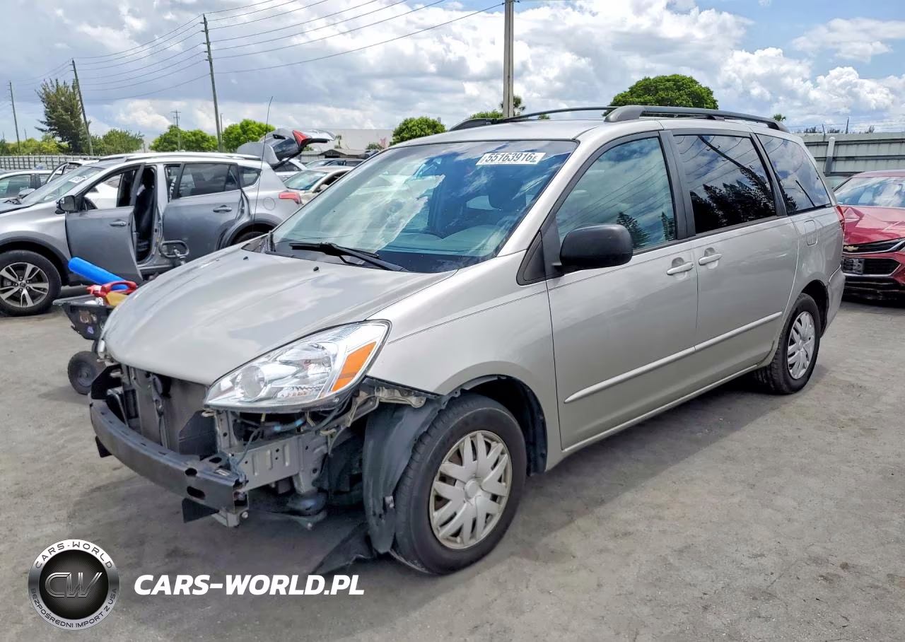 2004 Toyota Sienna Le 7 Passenger